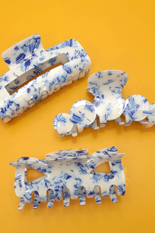 TOILE AND GRACE CLAW