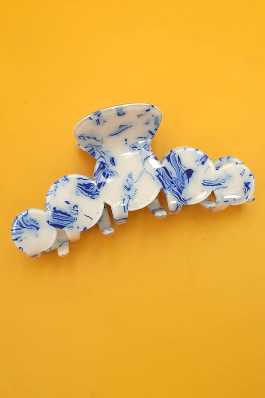 TOILE AND GRACE CLAW